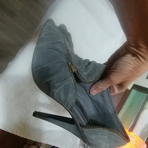 Steven by Steve Madden grey heels - Picture 1 of 3